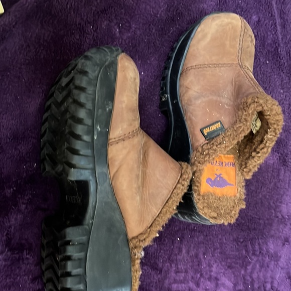 Pair of Rocketdog clogs. Suade Brown and lined with brown sheep. - Picture 2 of 4